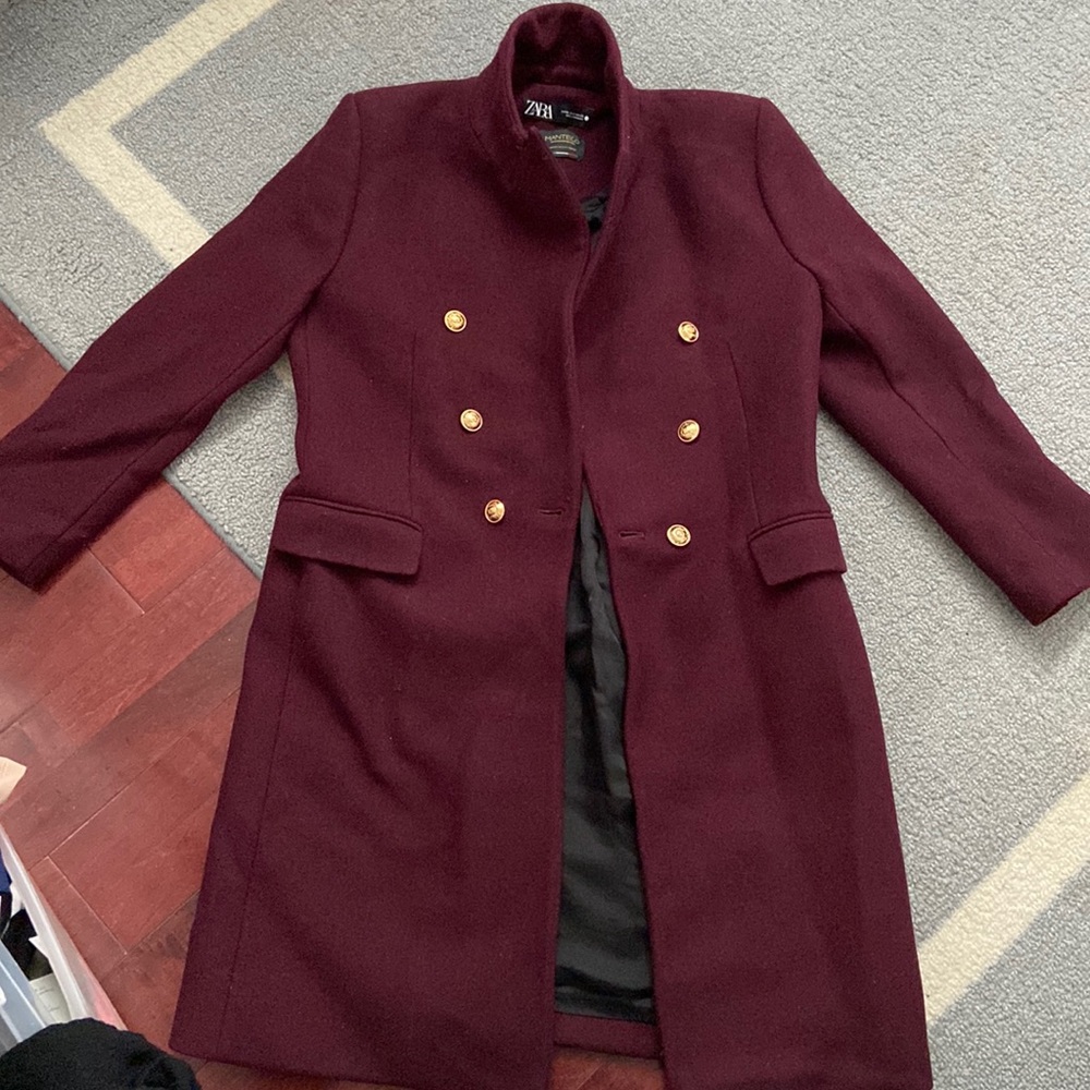 Burgundy Zara womens coat size extra large but fits like a large have not worn